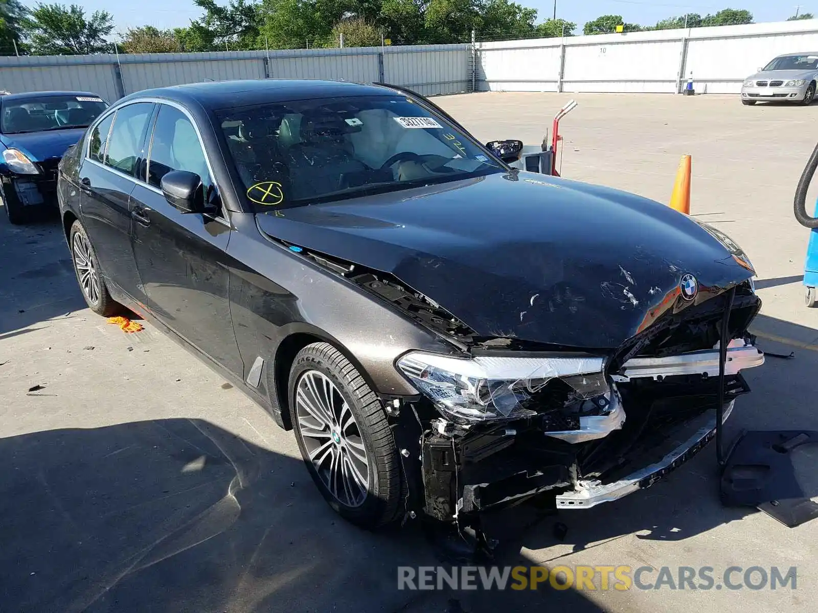 1 Photograph of a damaged car WBAJE5C54KWW07574 BMW 5 SERIES 2019