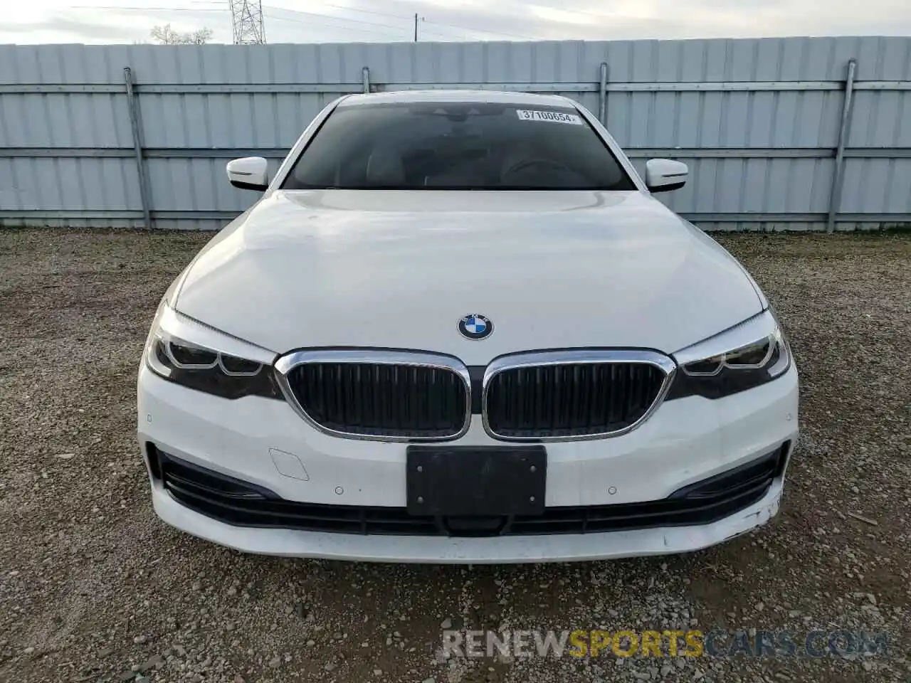 5 Photograph of a damaged car WBAJE5C54KWW10636 BMW 5 SERIES 2019