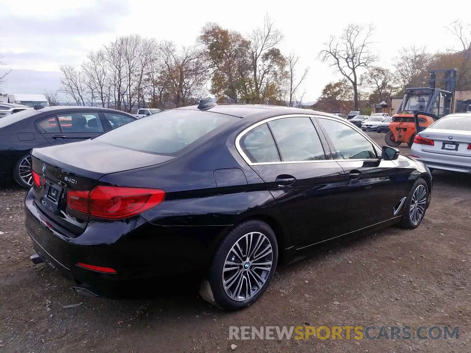 4 Photograph of a damaged car WBAJE5C54KWW11172 BMW 5 SERIES 2019