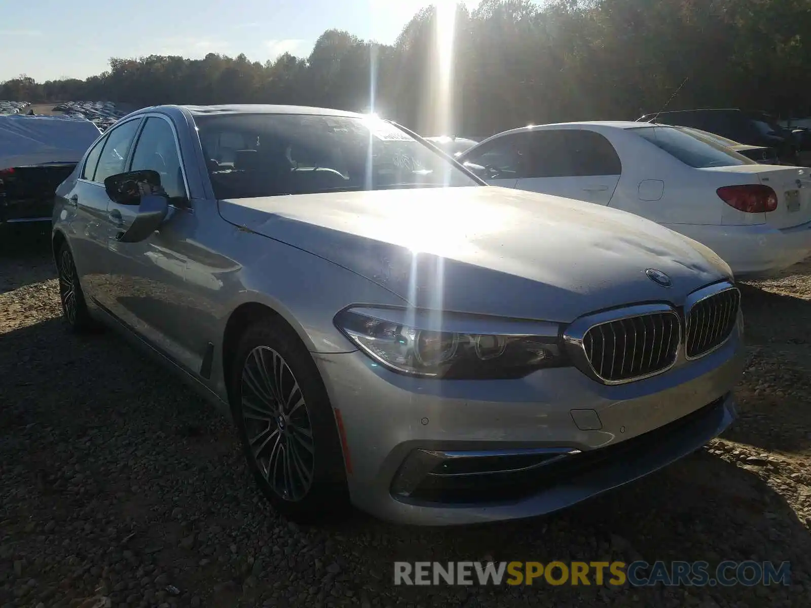 1 Photograph of a damaged car WBAJE5C54KWW25279 BMW 5 SERIES 2019