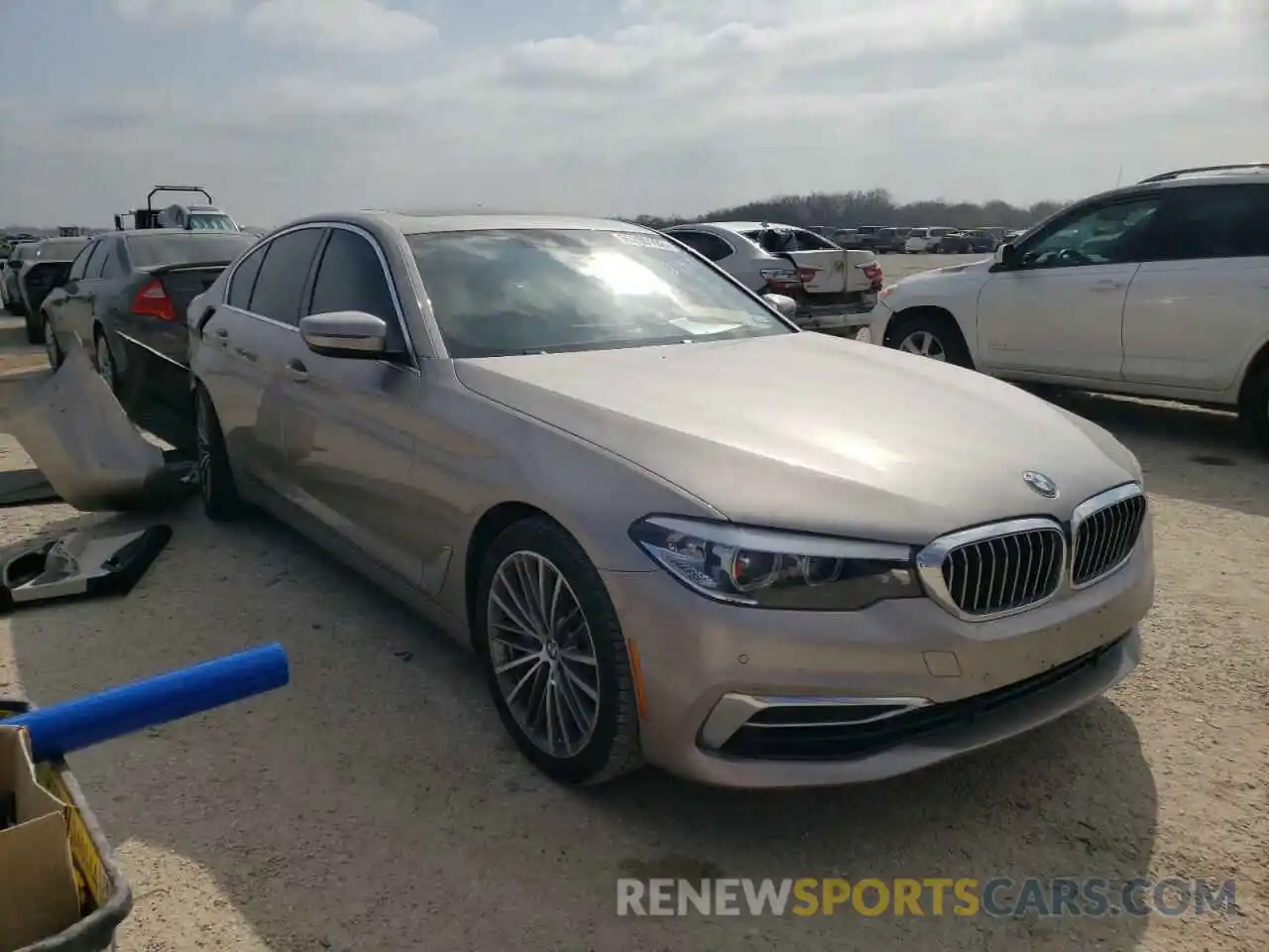 1 Photograph of a damaged car WBAJE5C55KWE66534 BMW 5 SERIES 2019