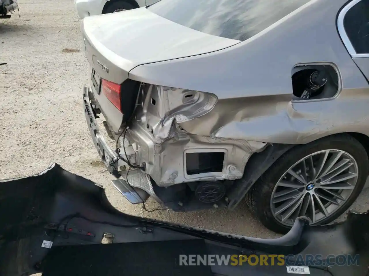 9 Photograph of a damaged car WBAJE5C55KWE66534 BMW 5 SERIES 2019