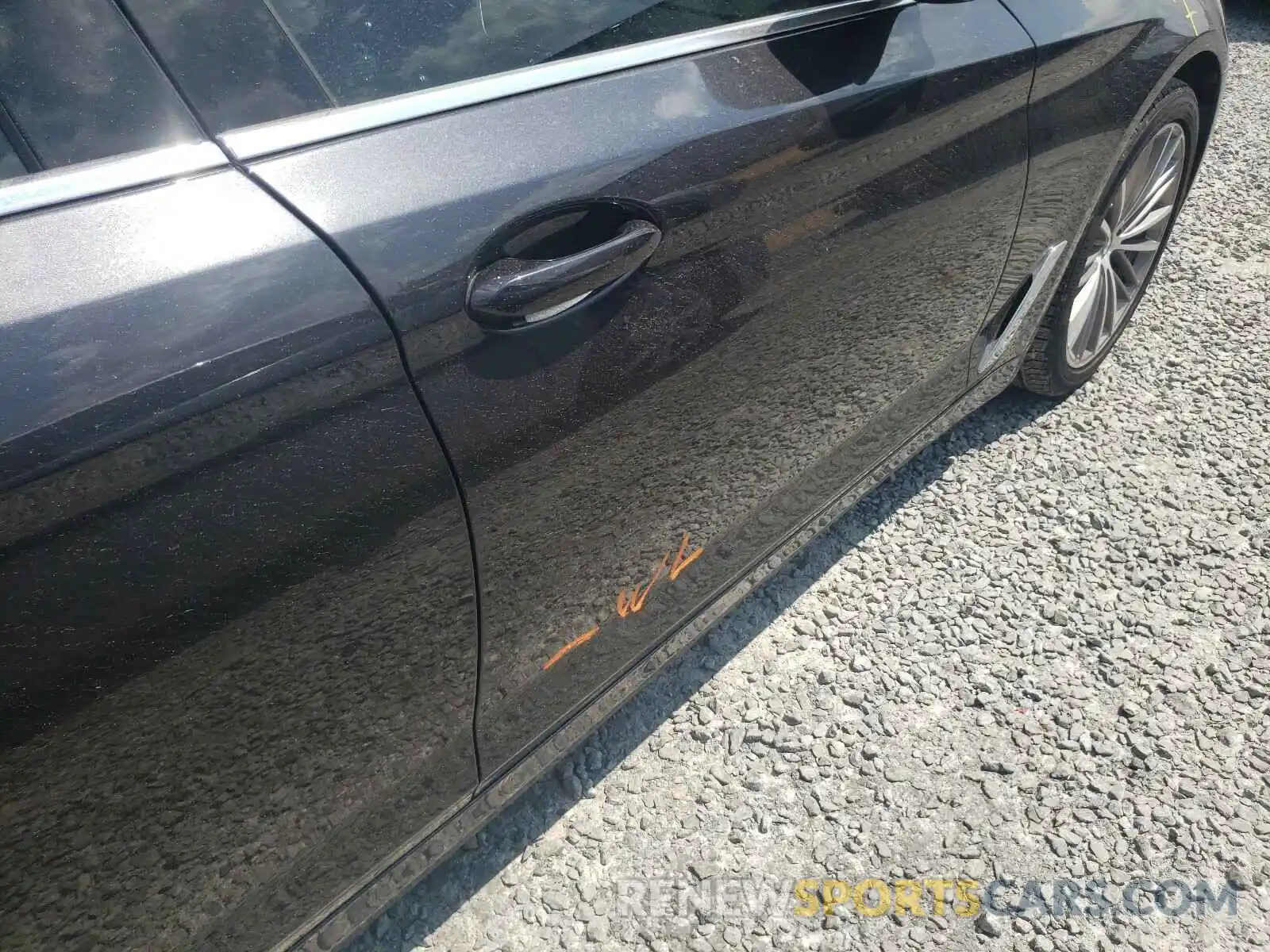 9 Photograph of a damaged car WBAJE5C55KWW12590 BMW 5 SERIES 2019