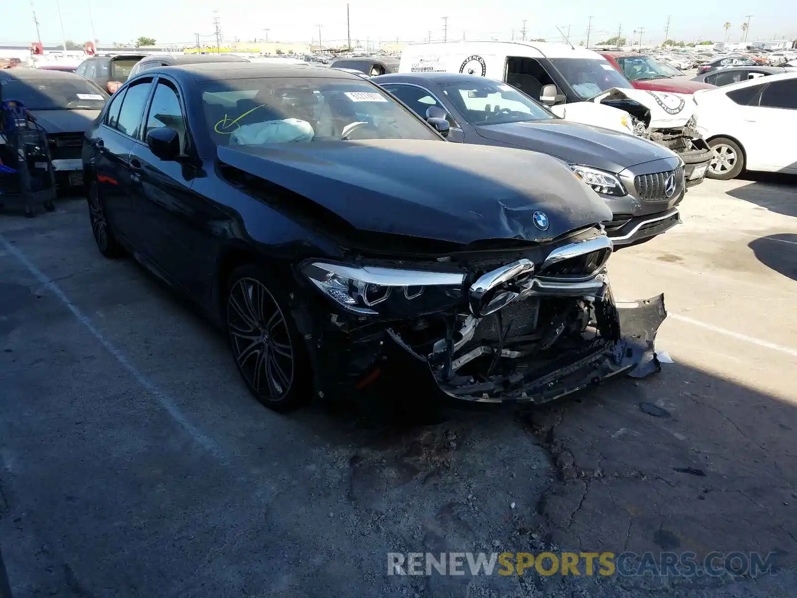 1 Photograph of a damaged car WBAJE5C56KWE66400 BMW 5 SERIES 2019