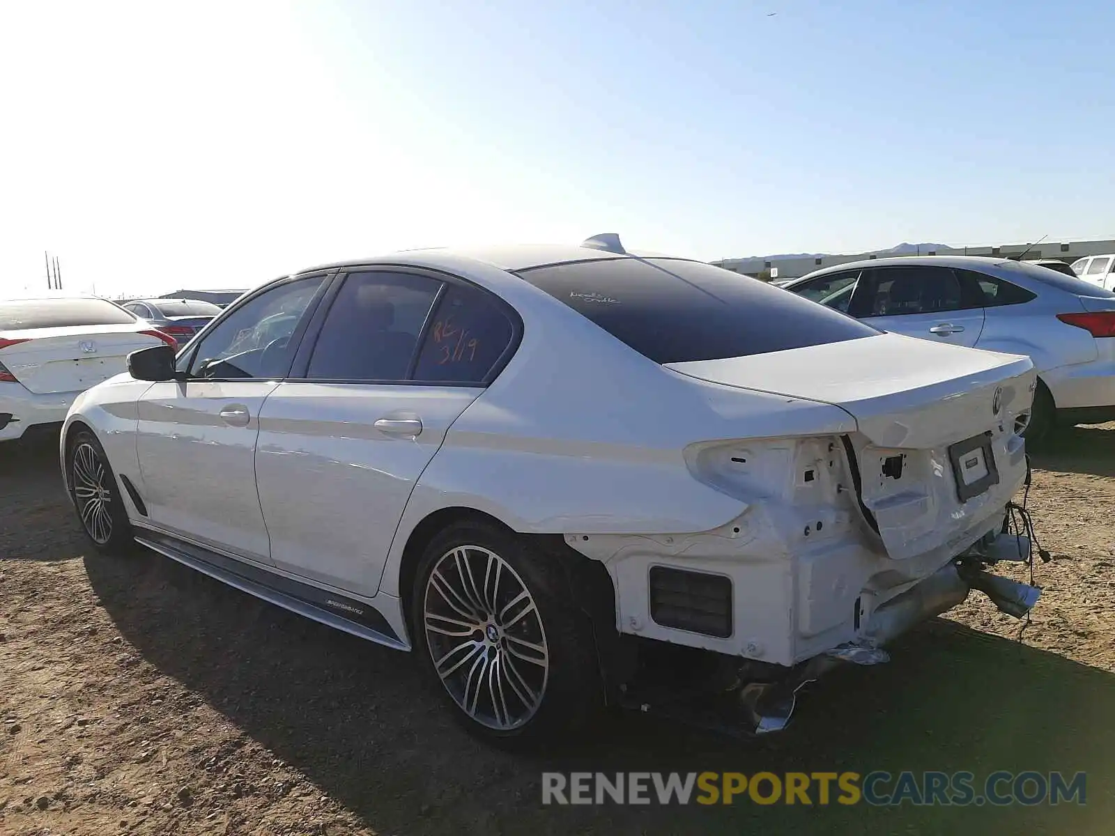 3 Фотография поврежденного автомобиля WBAJE5C56KWW12789 BMW 5 SERIES 2019