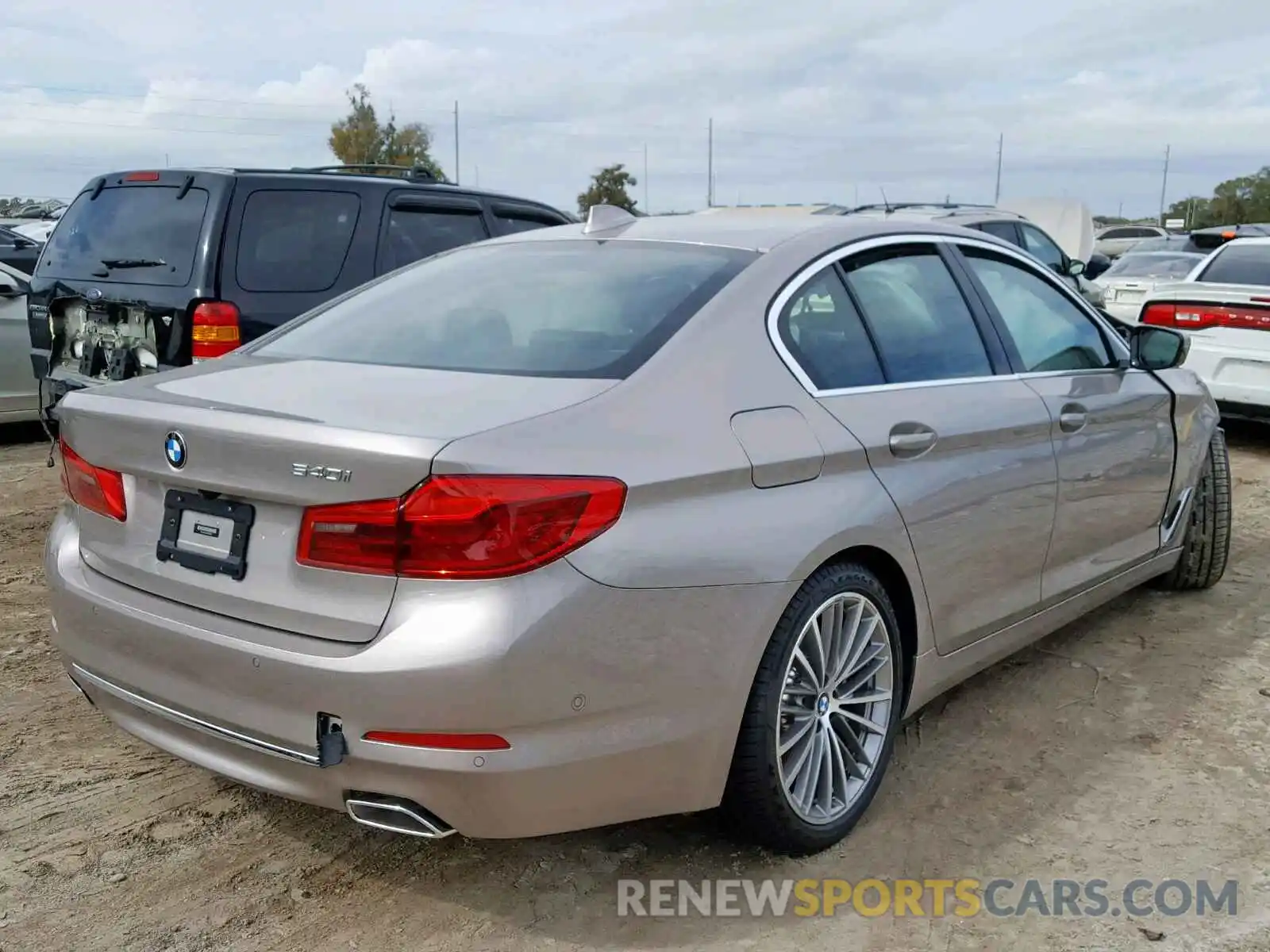 4 Фотография поврежденного автомобиля WBAJE5C56KWW20035 BMW 5 SERIES 2019