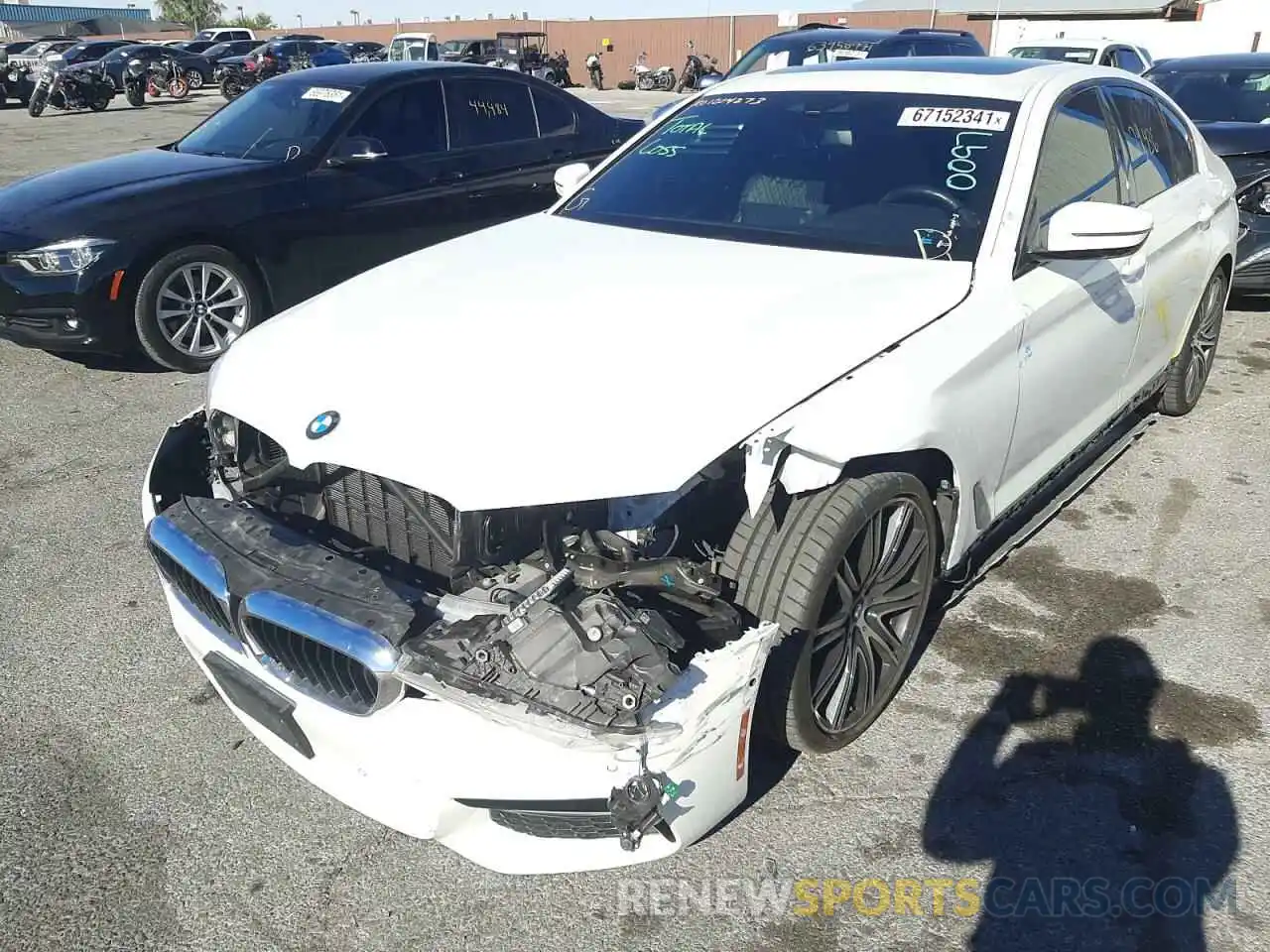 2 Photograph of a damaged car WBAJE5C56KWW20892 BMW 5 SERIES 2019