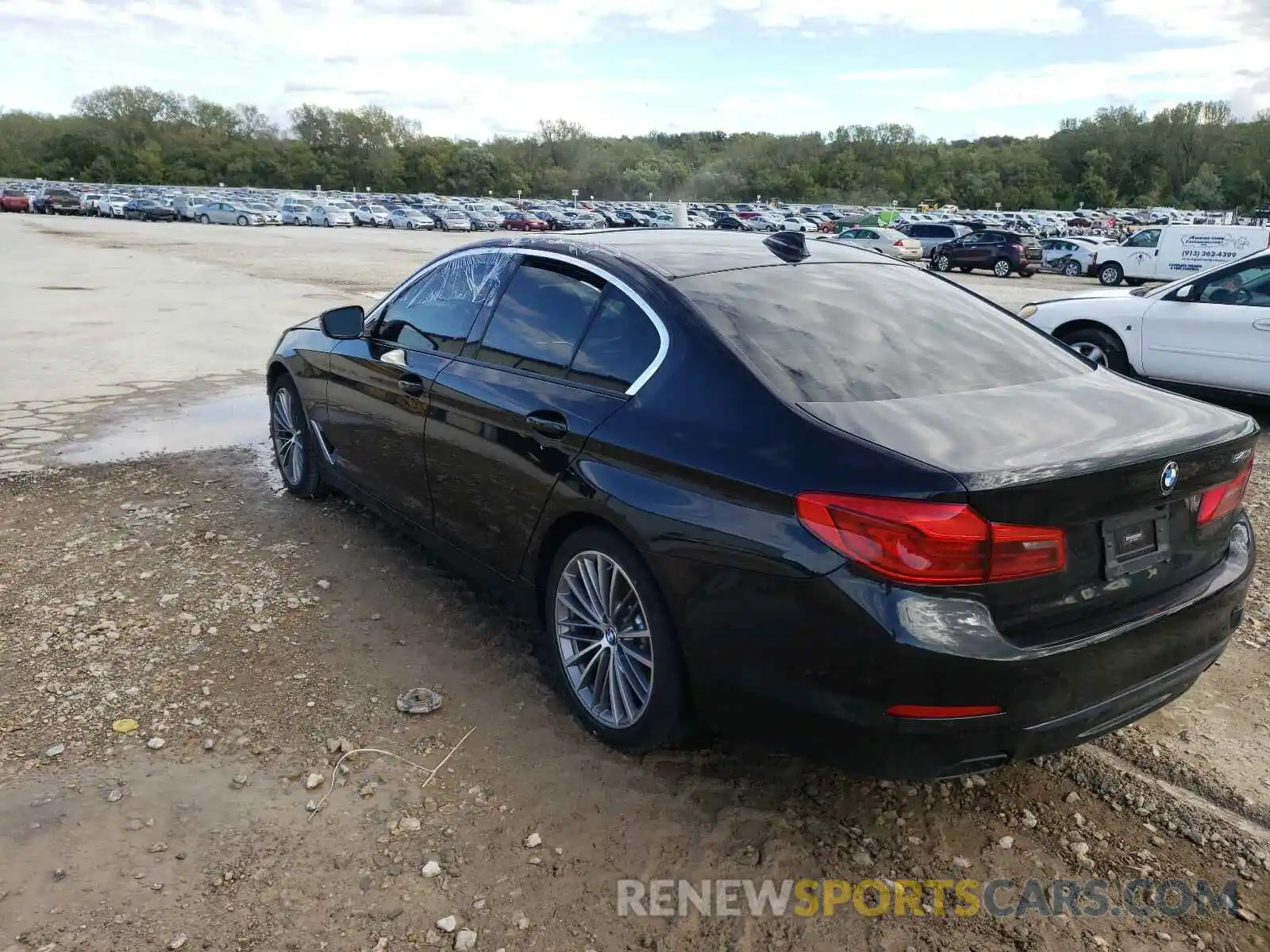 3 Photograph of a damaged car WBAJE5C56KWW40799 BMW 5 SERIES 2019