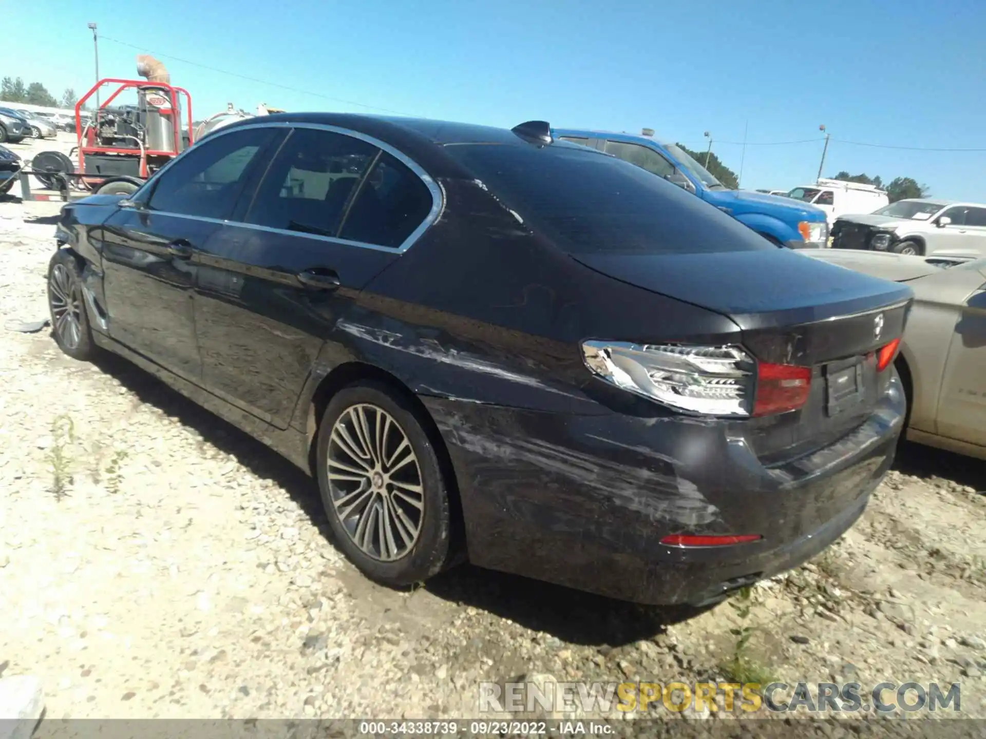 3 Photograph of a damaged car WBAJE5C57KWE66244 BMW 5 SERIES 2019