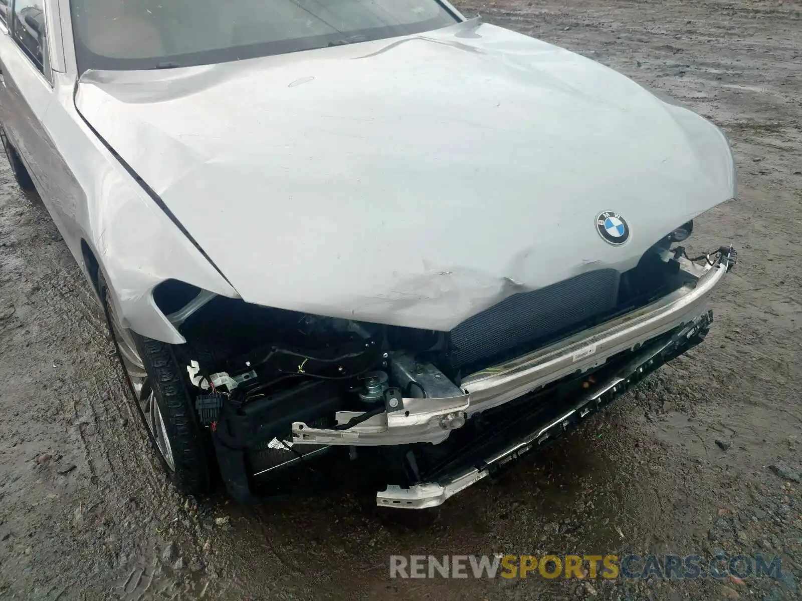 9 Photograph of a damaged car WBAJE5C57KWW07956 BMW 5 SERIES 2019