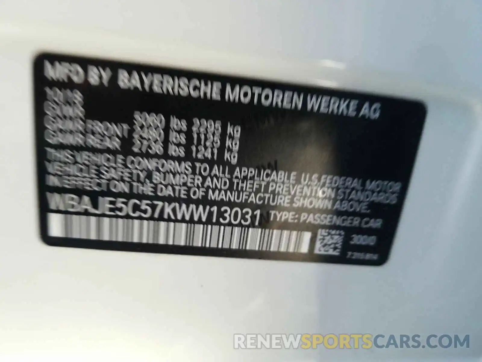 10 Photograph of a damaged car WBAJE5C57KWW13031 BMW 5 SERIES 2019