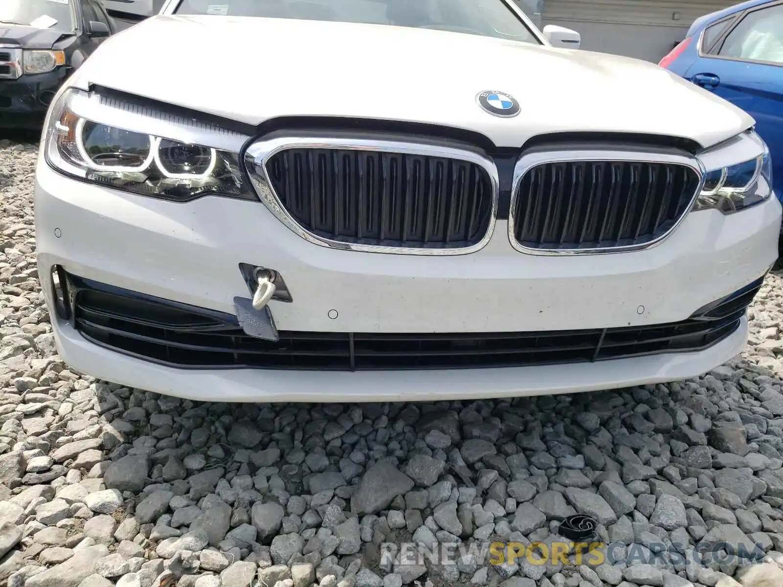 9 Photograph of a damaged car WBAJE5C58KG919875 BMW 5 SERIES 2019