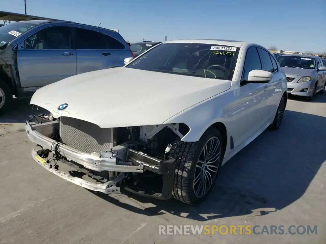 2 Photograph of a damaged car WBAJE5C58KWE66091 BMW 5 SERIES 2019