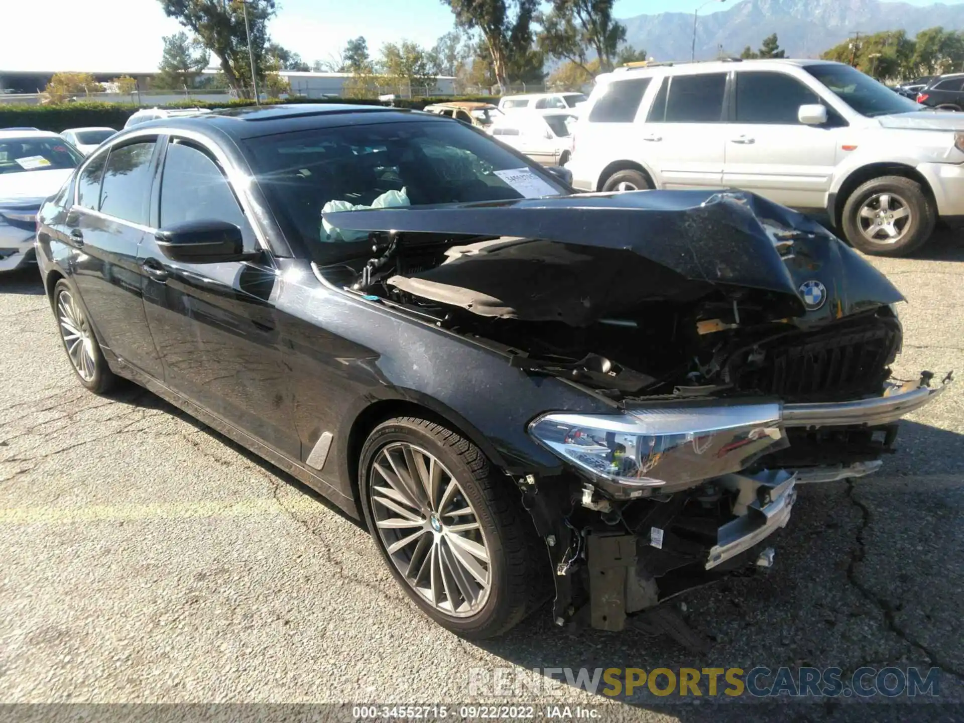 1 Photograph of a damaged car WBAJE5C58KWE66155 BMW 5 SERIES 2019