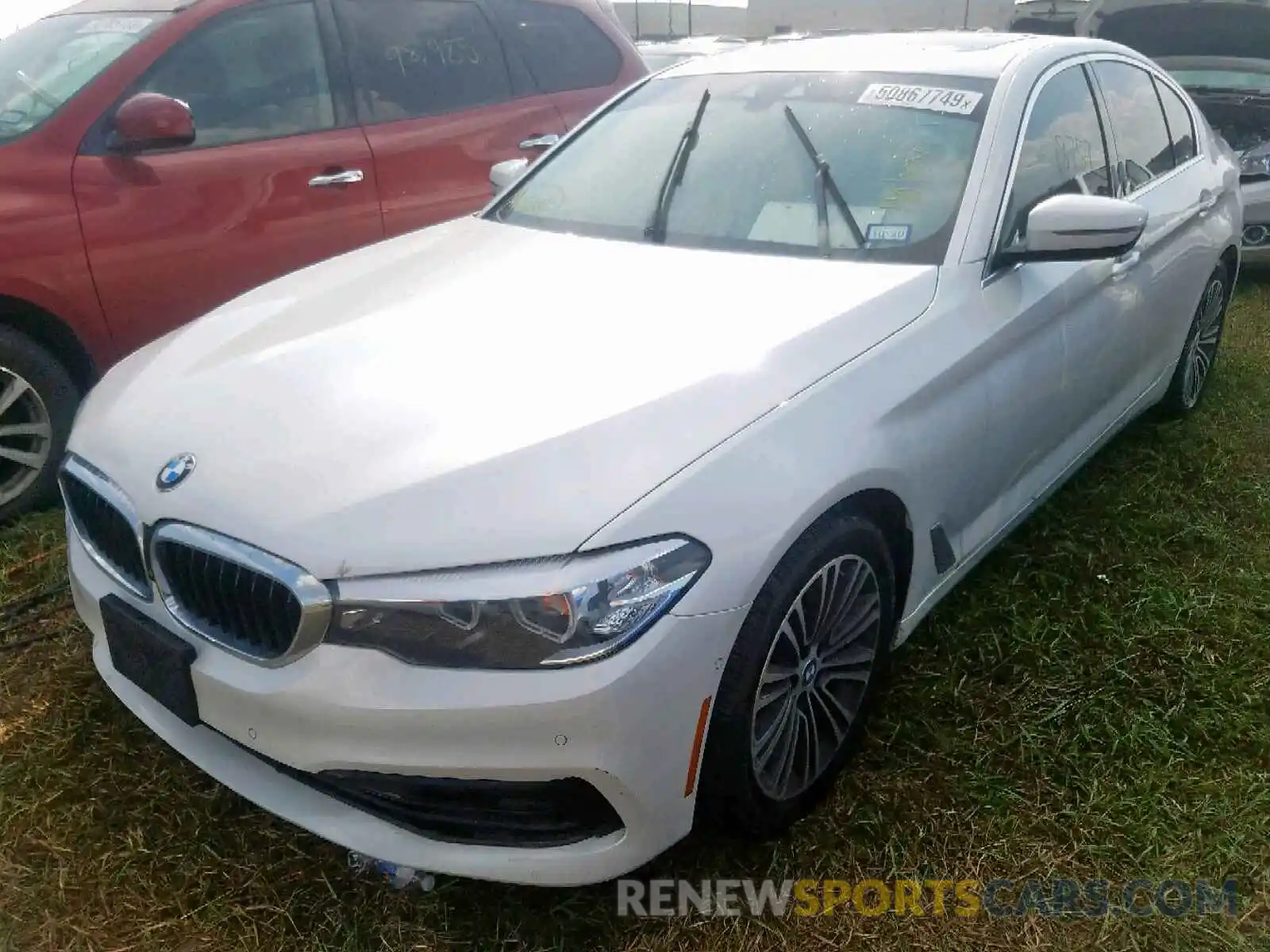 2 Photograph of a damaged car WBAJE5C58KWE66334 BMW 5 SERIES 2019