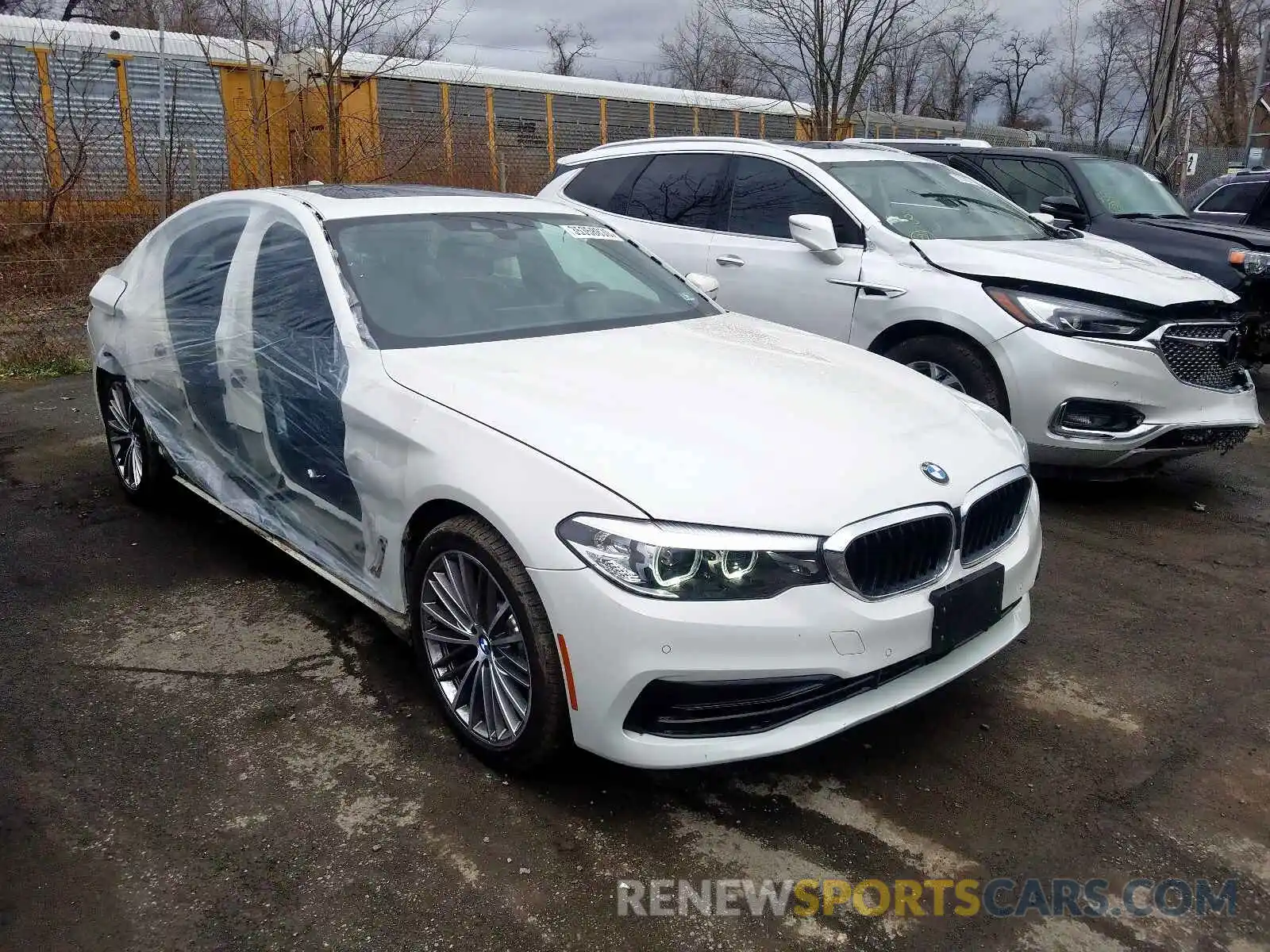 1 Фотография поврежденного автомобиля WBAJE5C58KWW07593 BMW 5 SERIES 2019