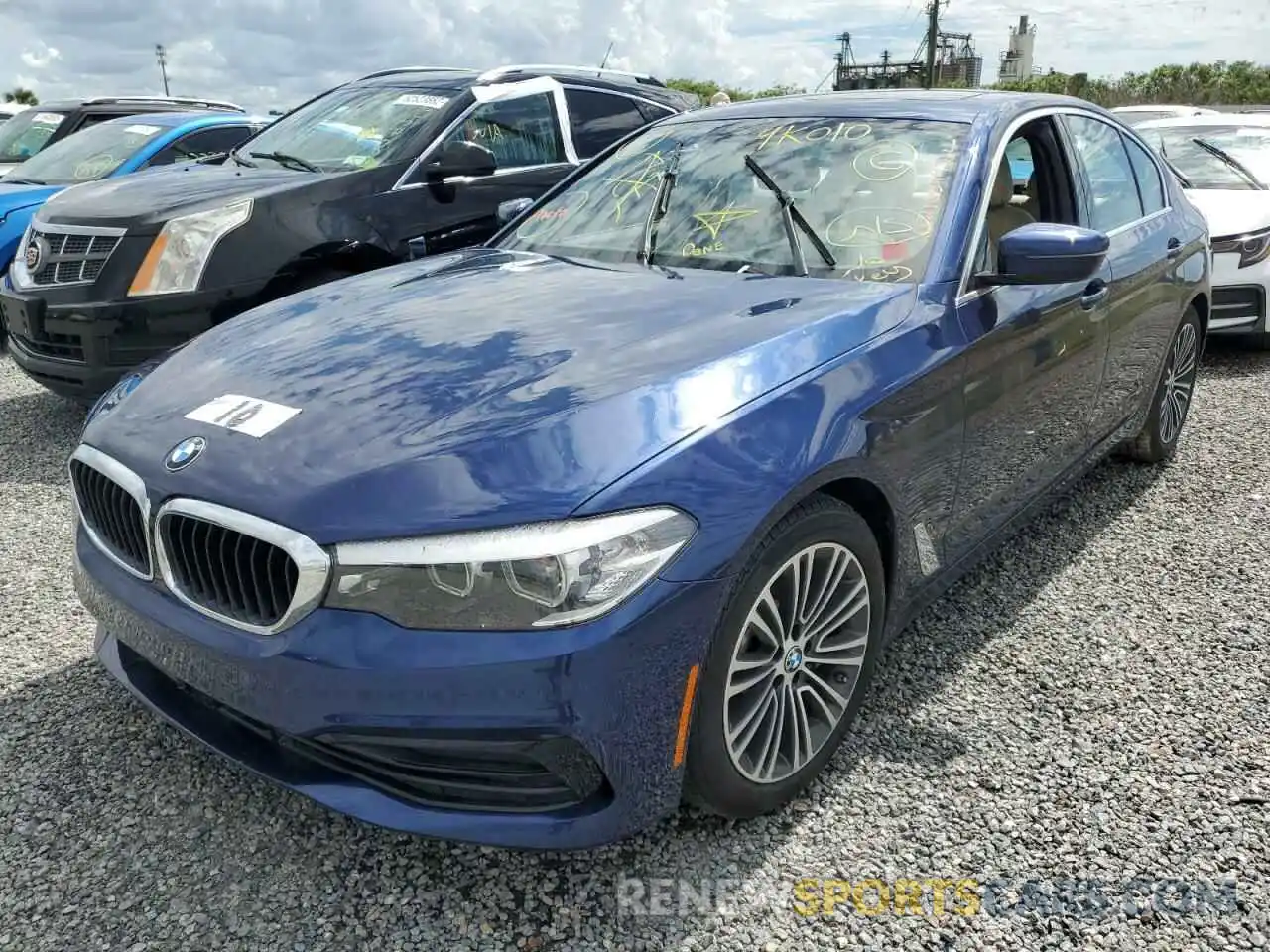 2 Photograph of a damaged car WBAJE5C58KWW35121 BMW 5 SERIES 2019