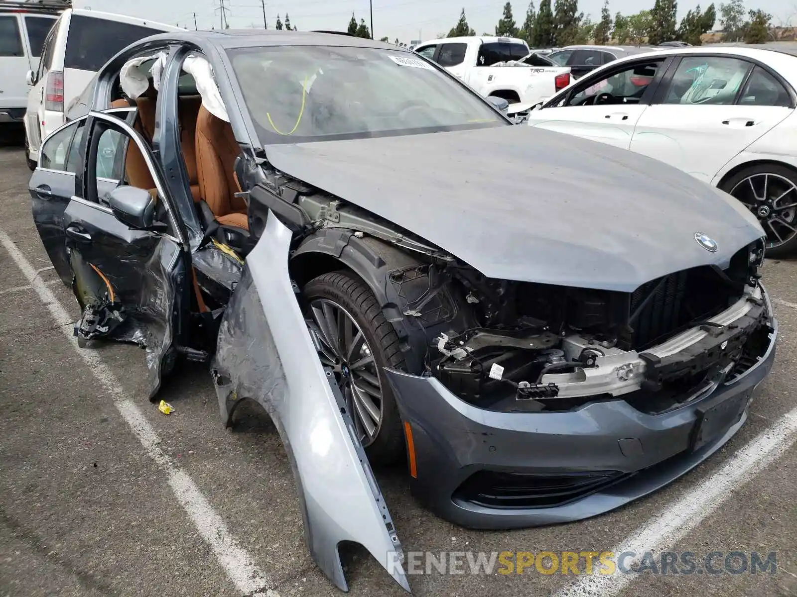 1 Photograph of a damaged car WBAJE5C59KG919495 BMW 5 SERIES 2019