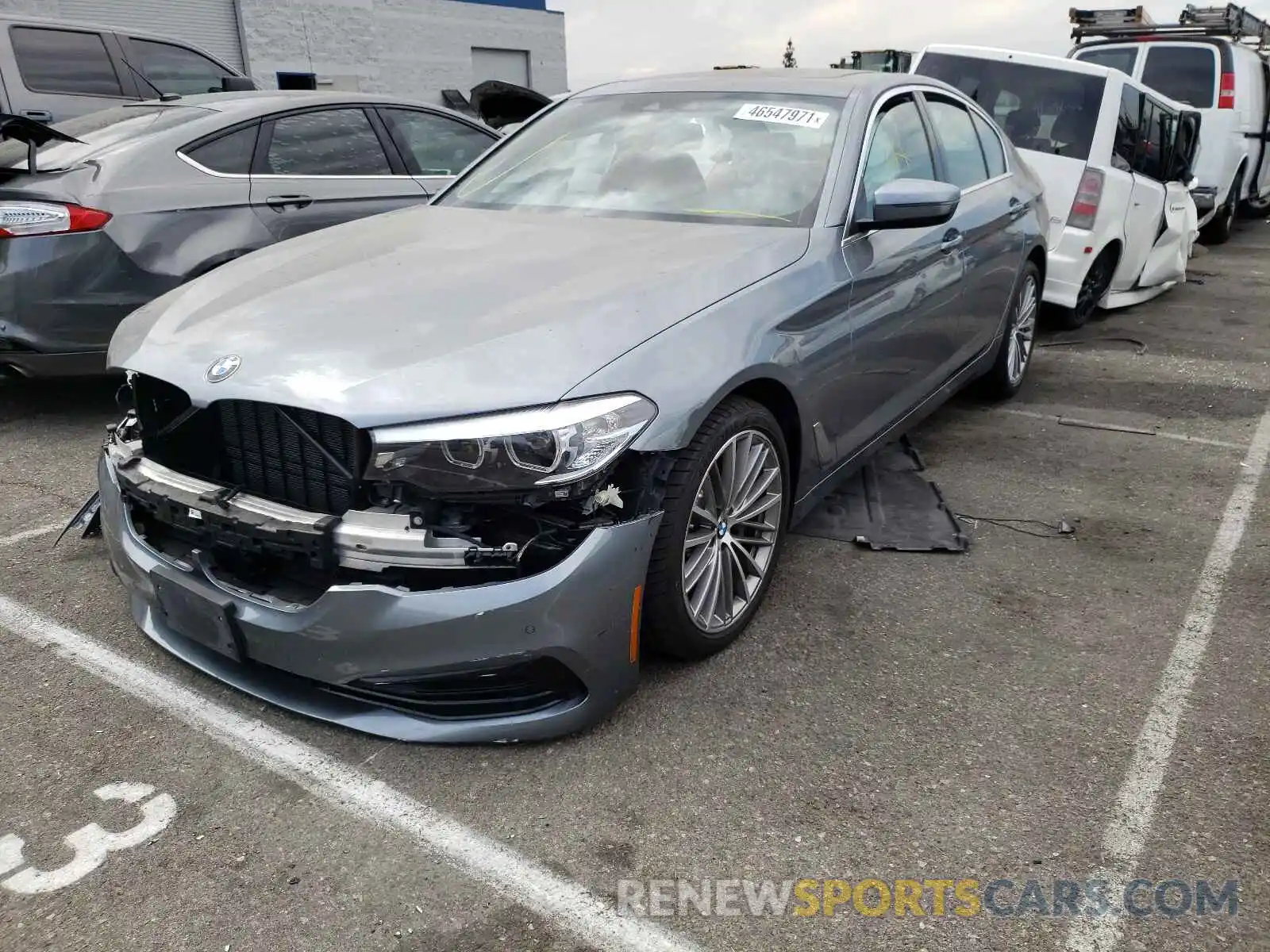 2 Photograph of a damaged car WBAJE5C59KG919495 BMW 5 SERIES 2019