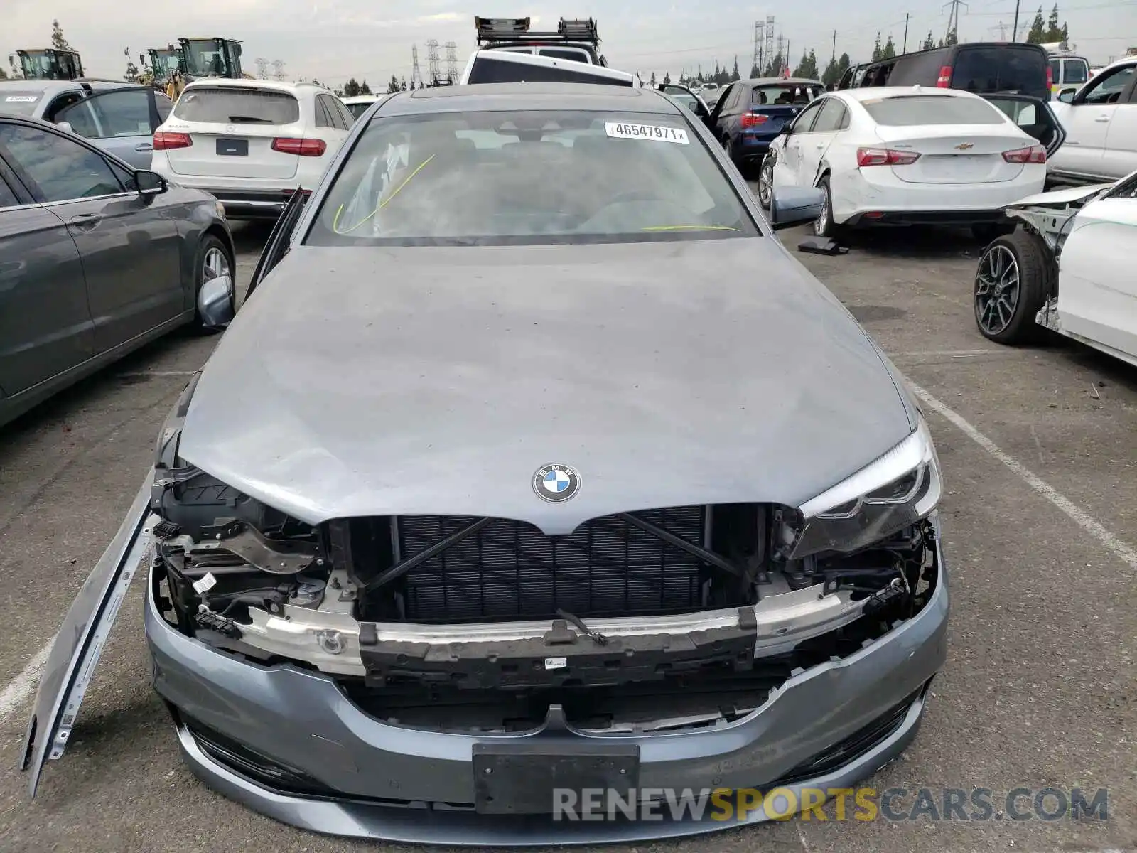 9 Photograph of a damaged car WBAJE5C59KG919495 BMW 5 SERIES 2019