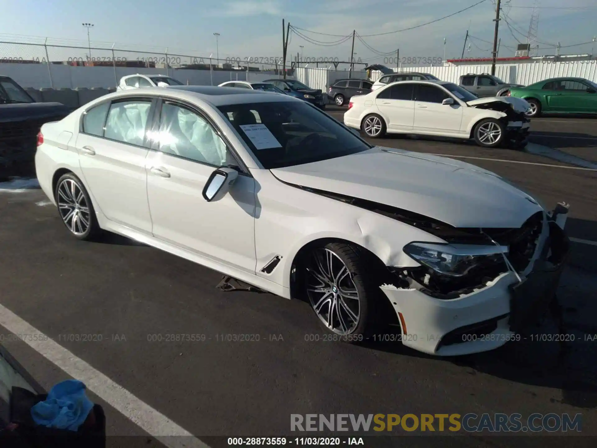 1 Фотография поврежденного автомобиля WBAJE5C59KG919772 BMW 5 SERIES 2019