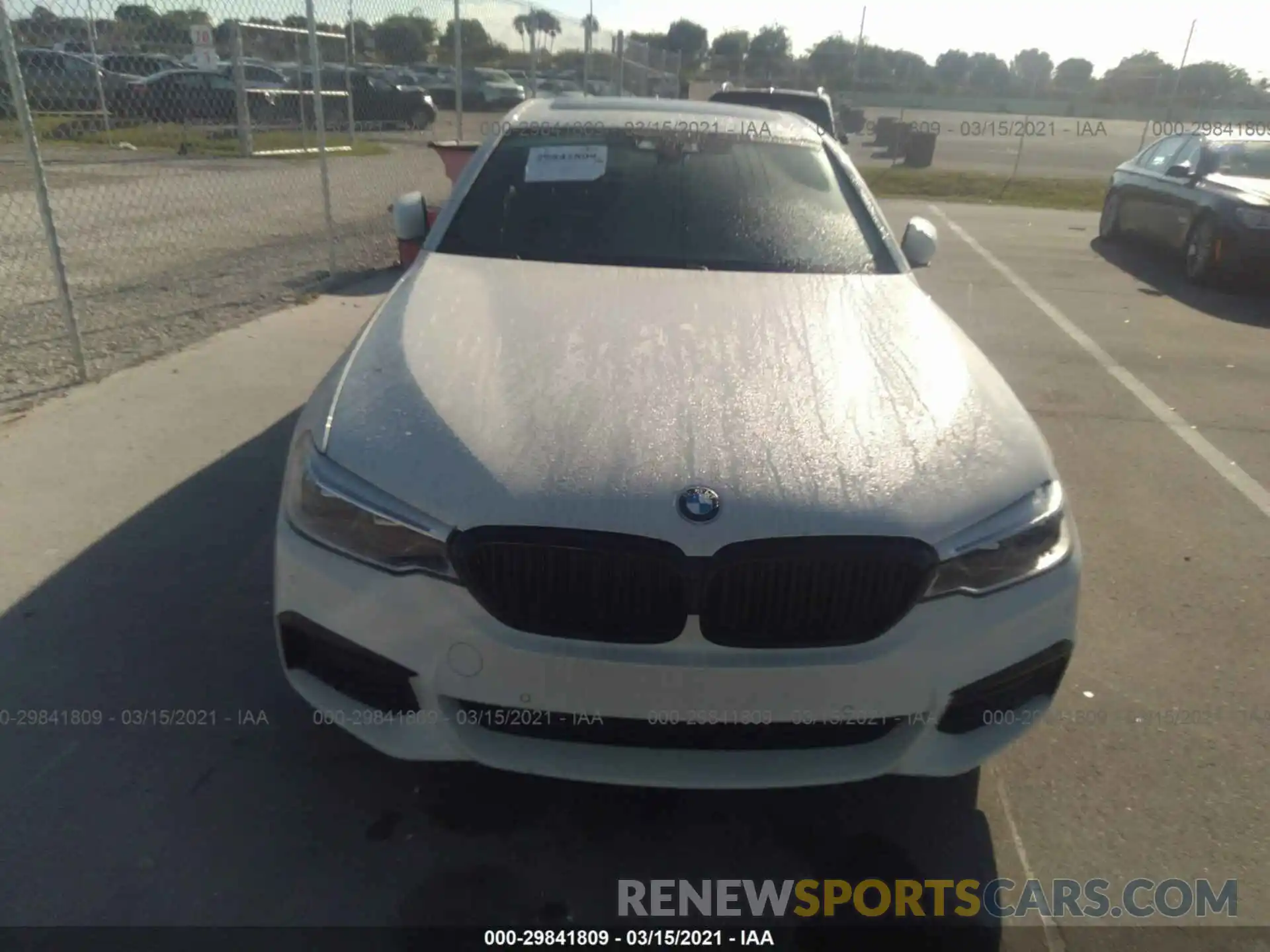 6 Фотография поврежденного автомобиля WBAJE5C59KWW09823 BMW 5 SERIES 2019