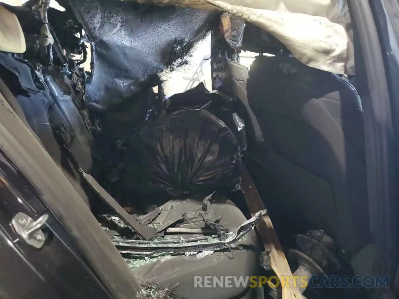 10 Photograph of a damaged car WBAJE5C59KWW19011 BMW 5 SERIES 2019