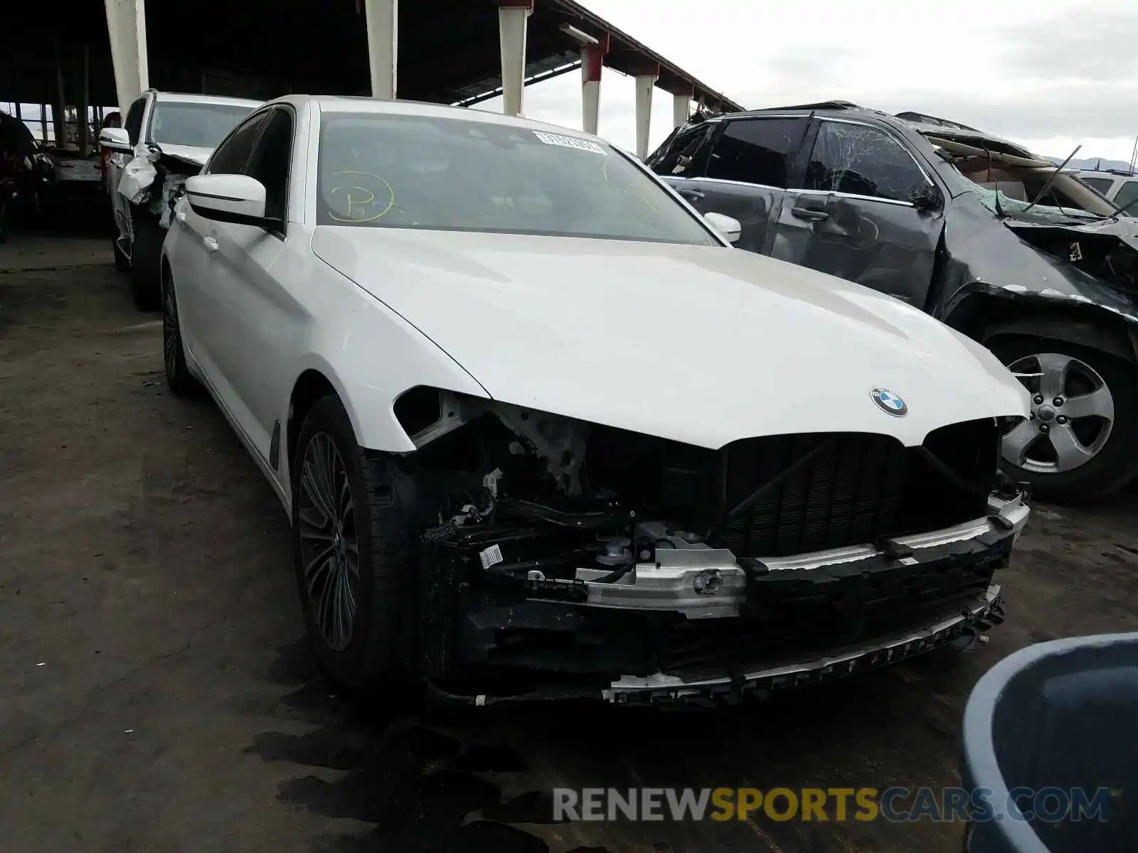 1 Photograph of a damaged car WBAJE5C59KWW34656 BMW 5 SERIES 2019