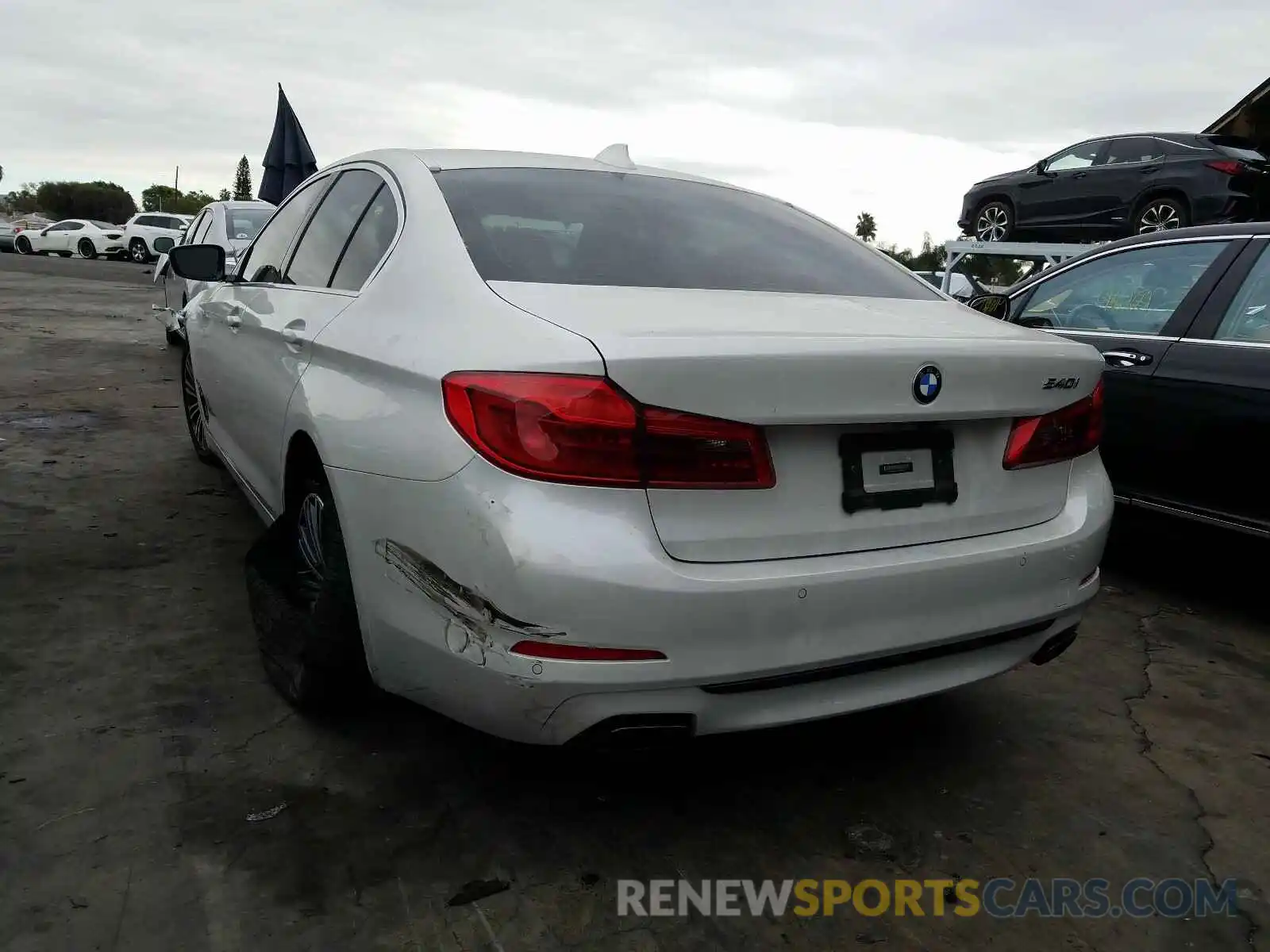3 Фотография поврежденного автомобиля WBAJE5C59KWW34656 BMW 5 SERIES 2019