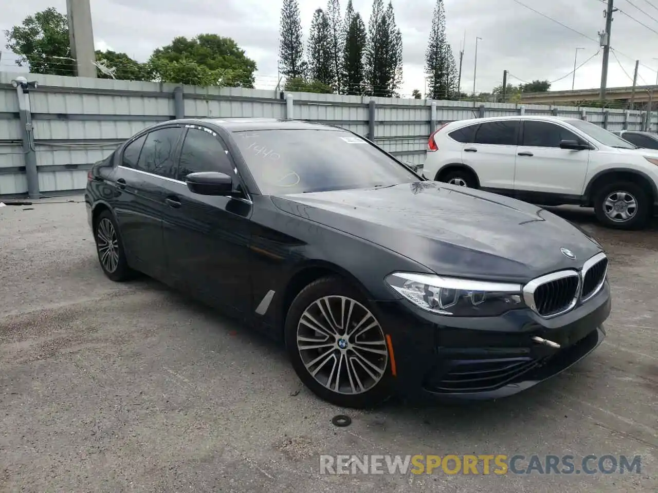 1 Photograph of a damaged car WBAJE5C5XKWE66030 BMW 5 SERIES 2019