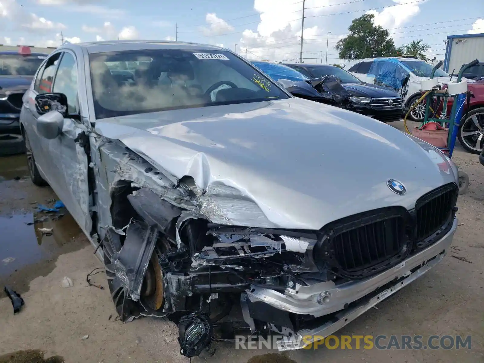 1 Photograph of a damaged car WBAJE5C5XKWW07952 BMW 5 SERIES 2019