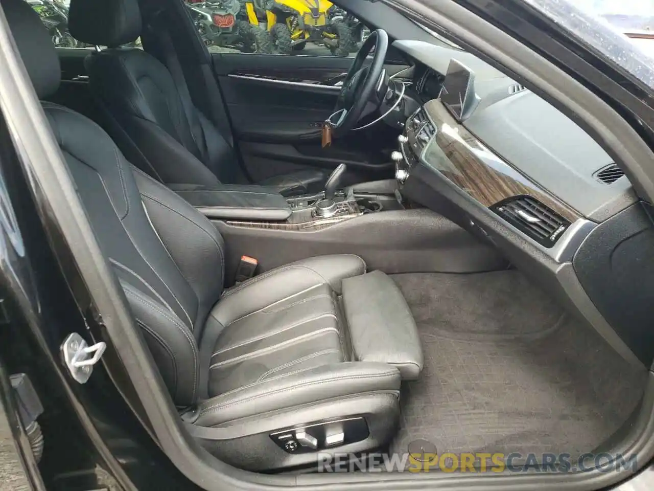 5 Photograph of a damaged car WBAJE5C5XKWW12438 BMW 5 SERIES 2019