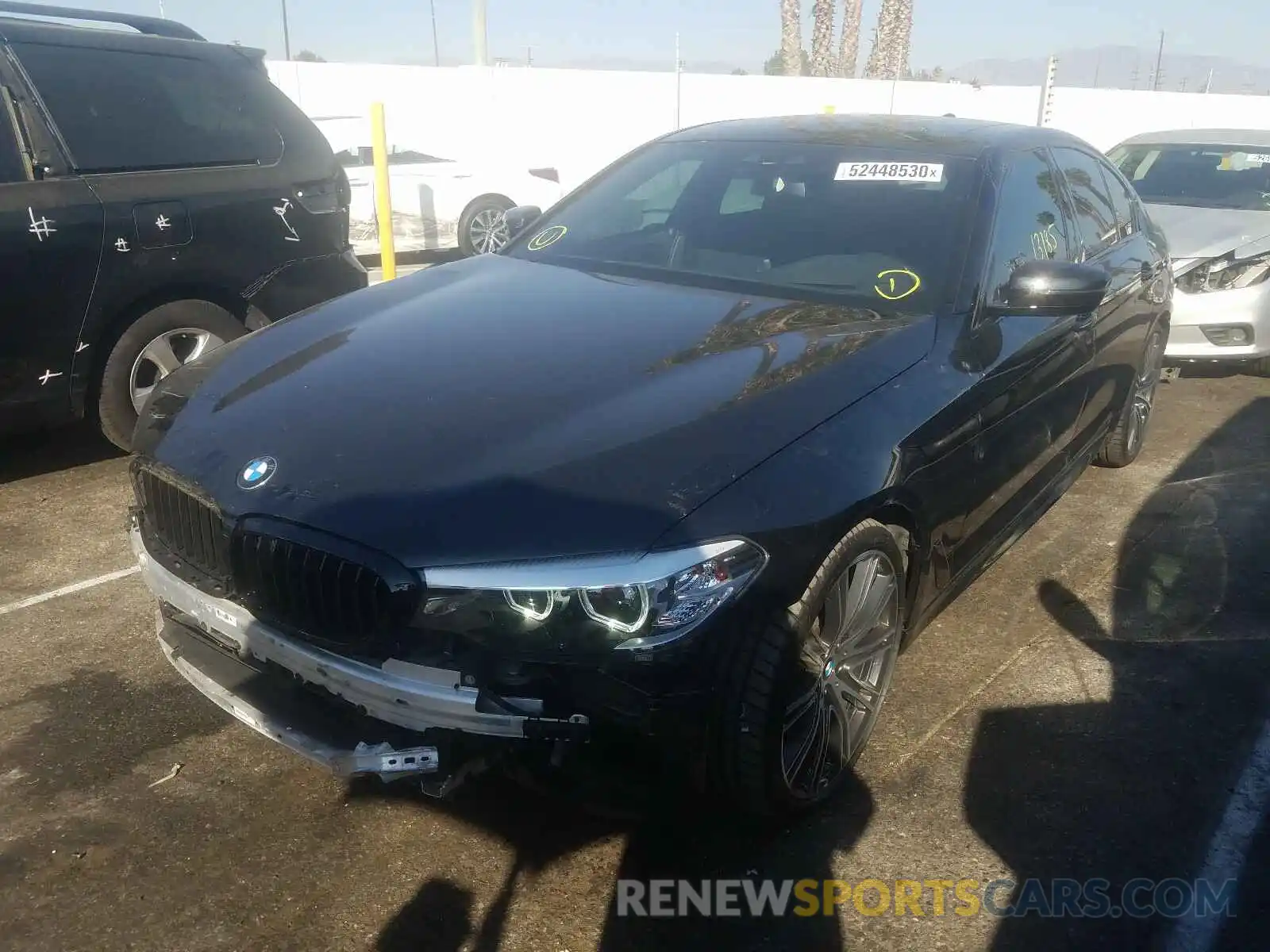 2 Фотография поврежденного автомобиля WBAJE5C5XKWW19549 BMW 5 SERIES 2019