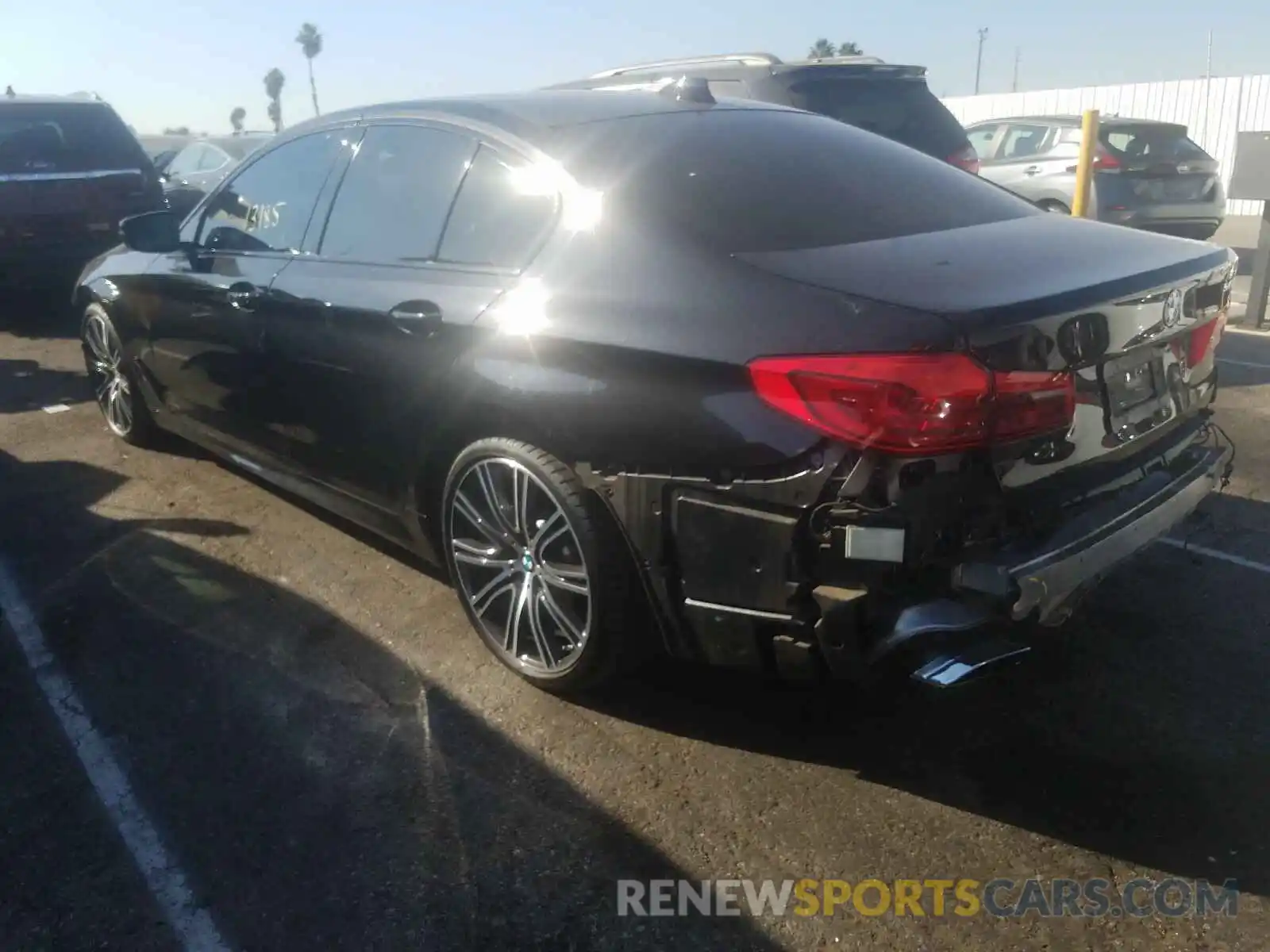 3 Фотография поврежденного автомобиля WBAJE5C5XKWW19549 BMW 5 SERIES 2019