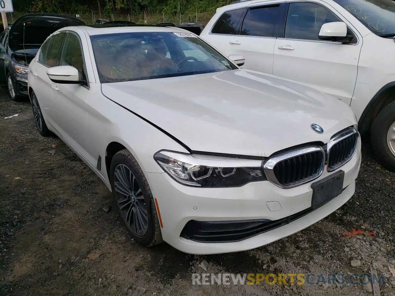 1 Photograph of a damaged car WBAJE7C50KWD55448 BMW 5 SERIES 2019