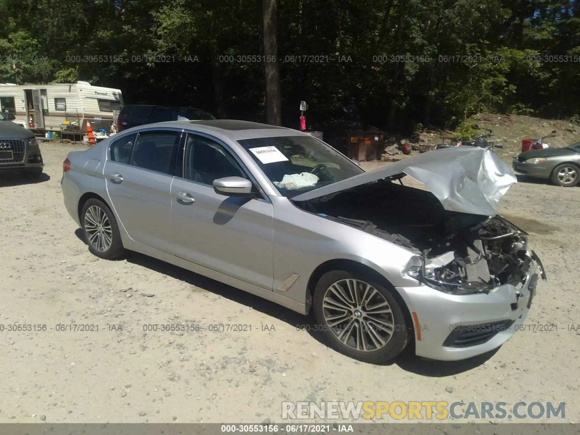 1 Photograph of a damaged car WBAJE7C50KWD55689 BMW 5 SERIES 2019