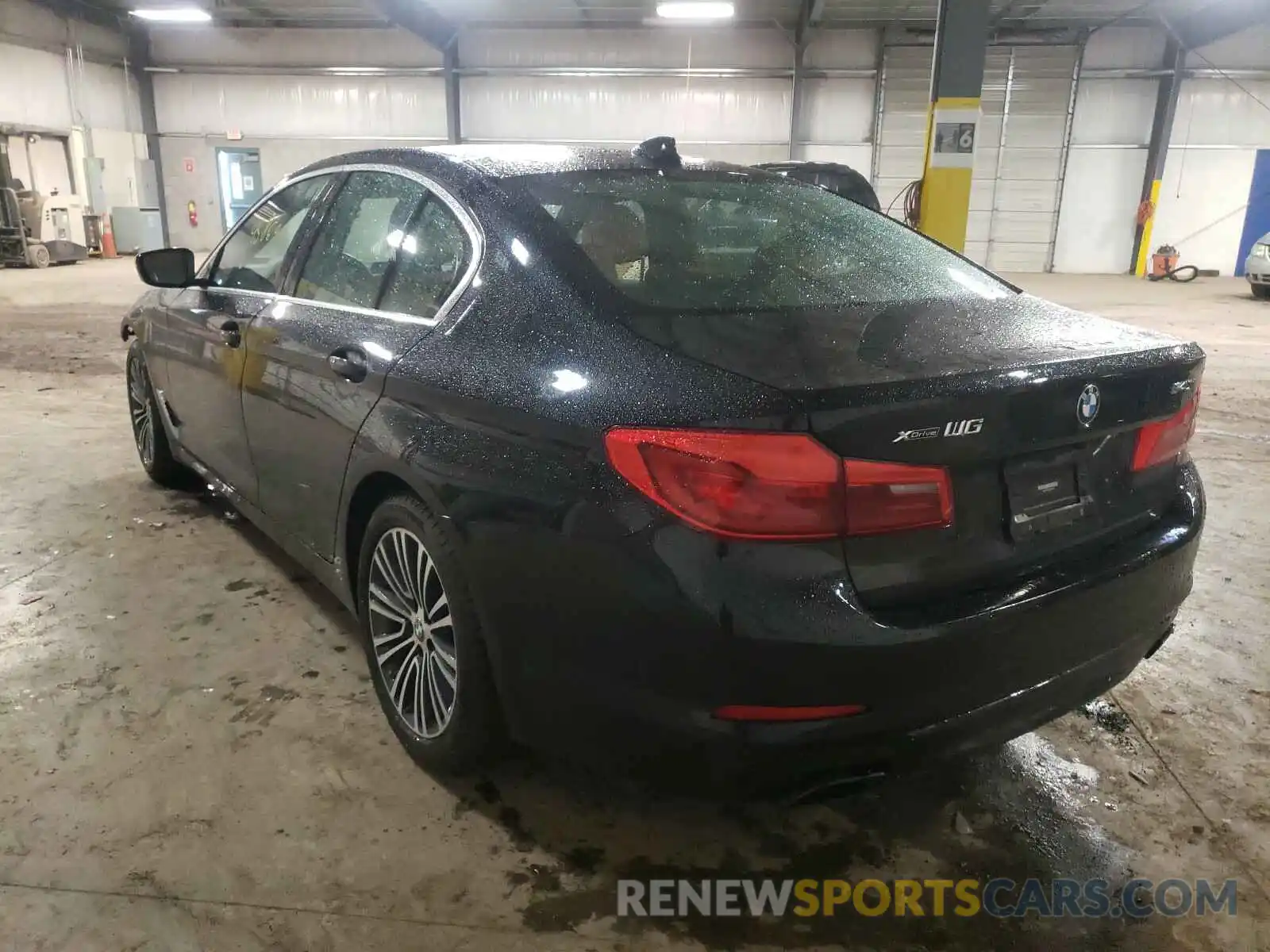 3 Photograph of a damaged car WBAJE7C50KWW03386 BMW 5 SERIES 2019
