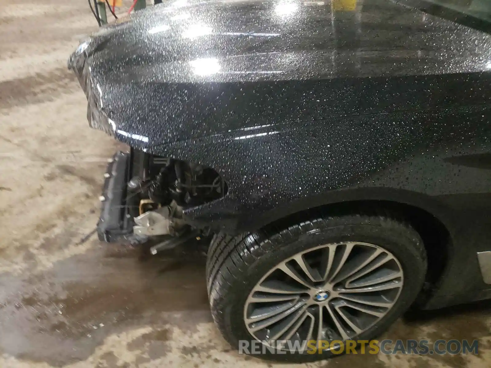 9 Фотография поврежденного автомобиля WBAJE7C50KWW03386 BMW 5 SERIES 2019