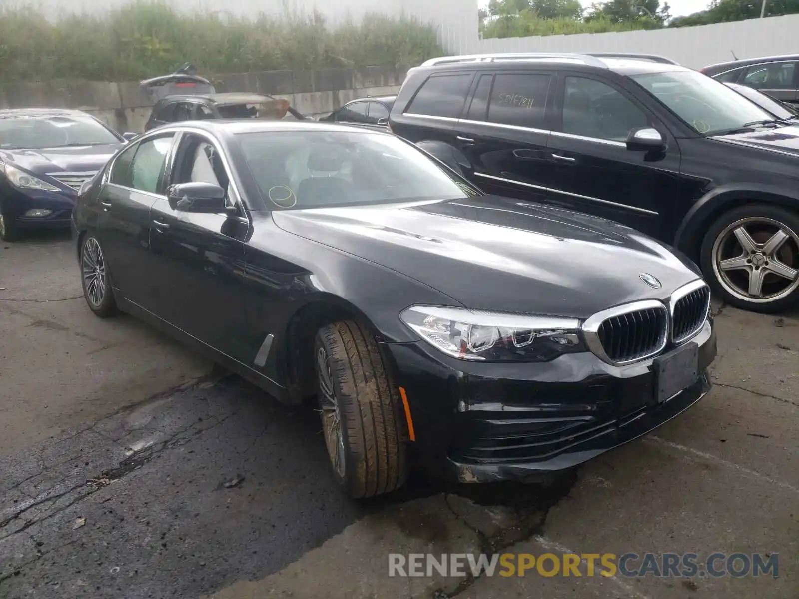 1 Photograph of a damaged car WBAJE7C50KWW10340 BMW 5 SERIES 2019