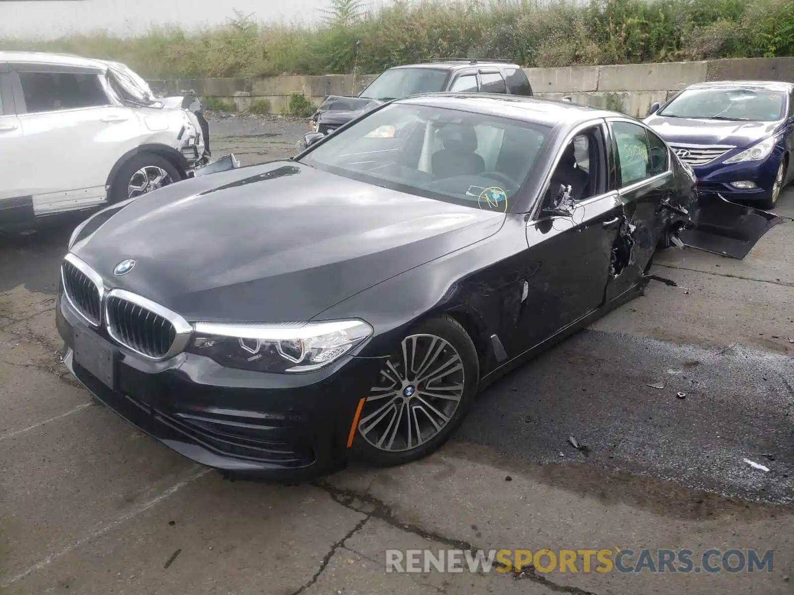 2 Photograph of a damaged car WBAJE7C50KWW10340 BMW 5 SERIES 2019