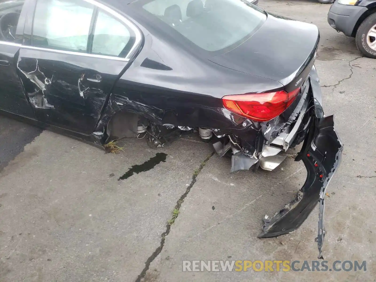 9 Photograph of a damaged car WBAJE7C50KWW10340 BMW 5 SERIES 2019