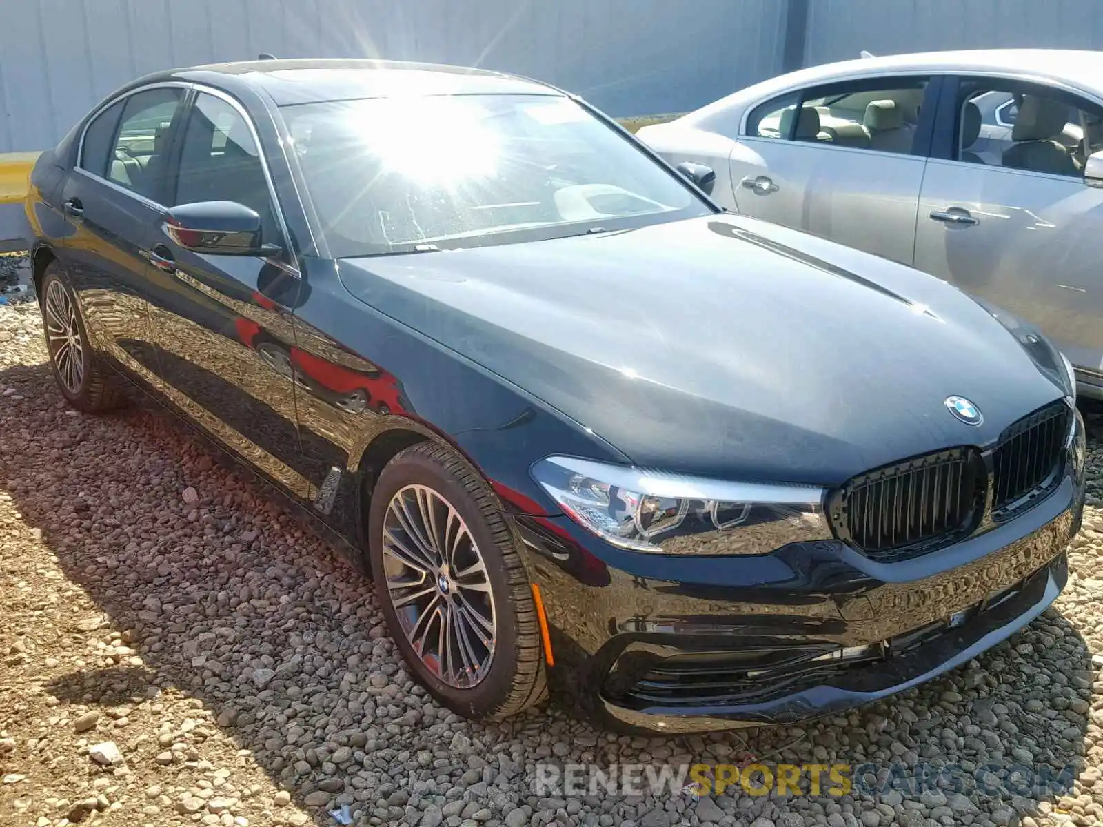 1 Photograph of a damaged car WBAJE7C50KWW24111 BMW 5 SERIES 2019