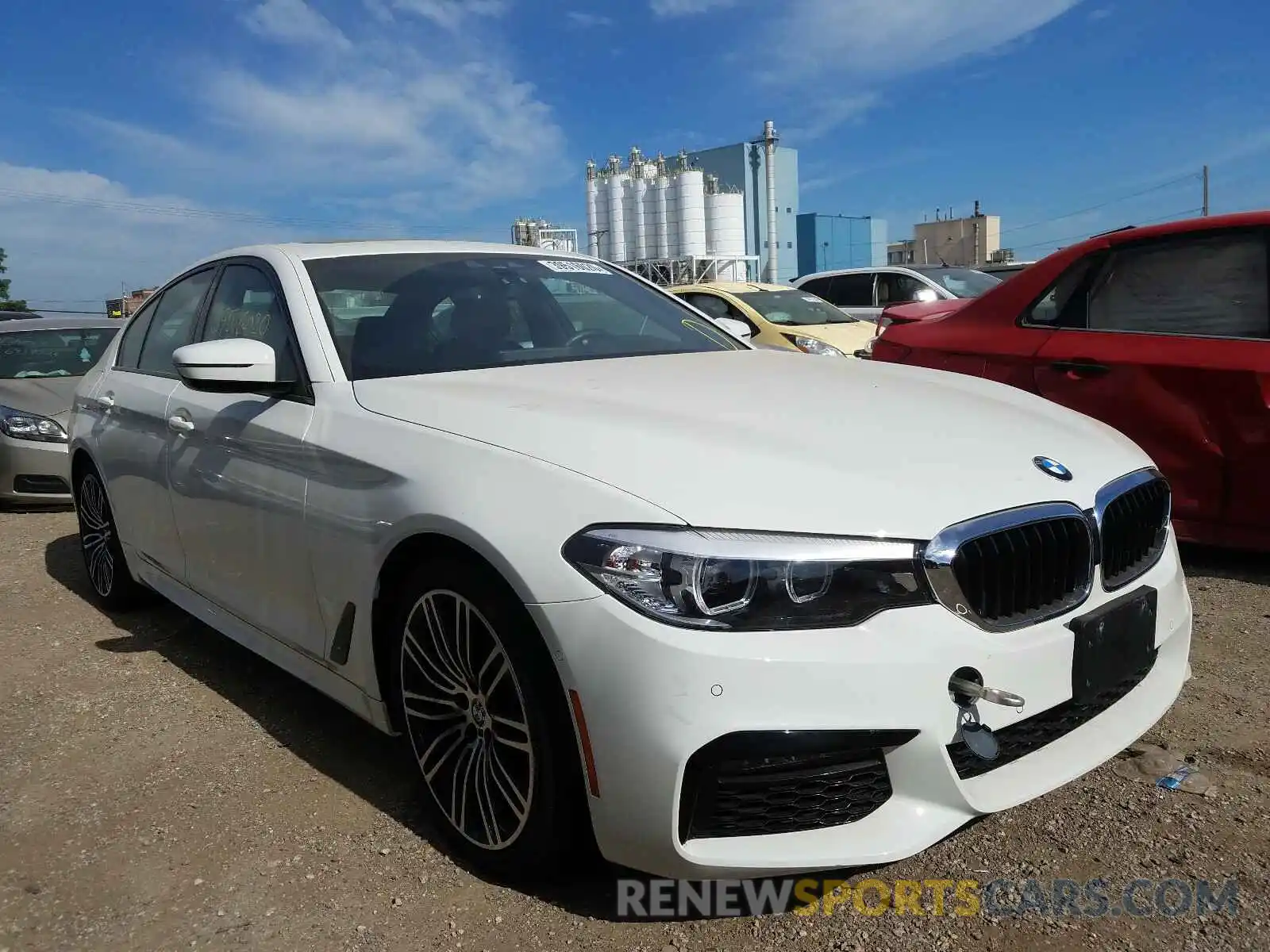 1 Photograph of a damaged car WBAJE7C50KWW28854 BMW 5 SERIES 2019