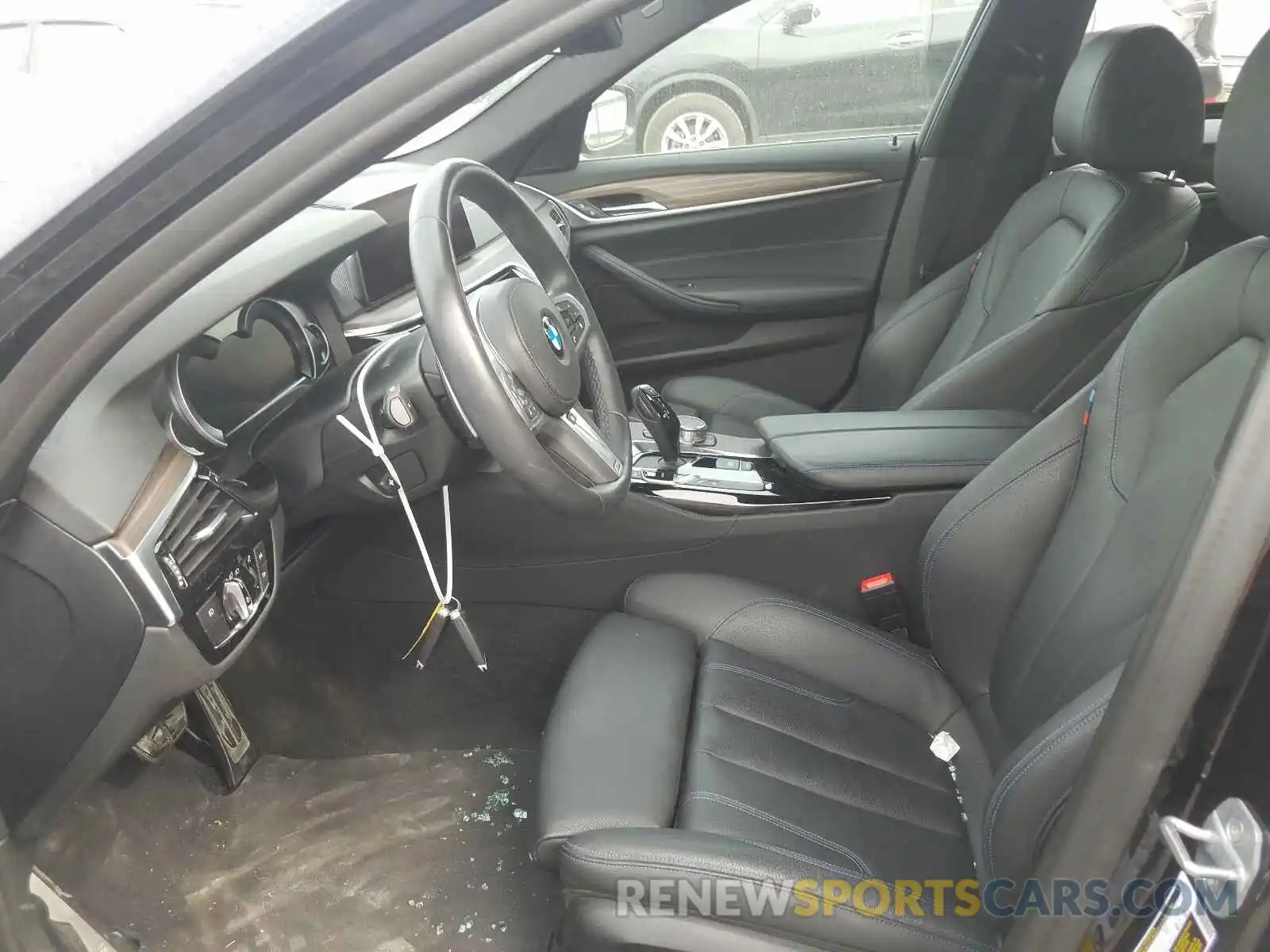 5 Photograph of a damaged car WBAJE7C51KWD55832 BMW 5 SERIES 2019