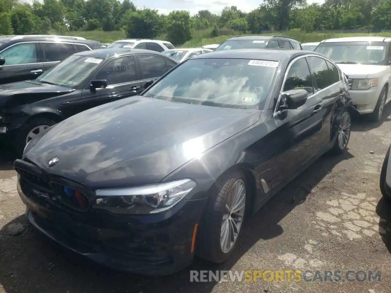 2 Photograph of a damaged car WBAJE7C51KWW34940 BMW 5 SERIES 2019