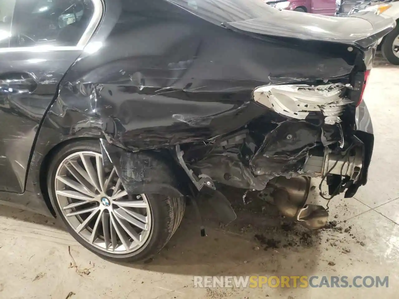 9 Photograph of a damaged car WBAJE7C51KWW34940 BMW 5 SERIES 2019