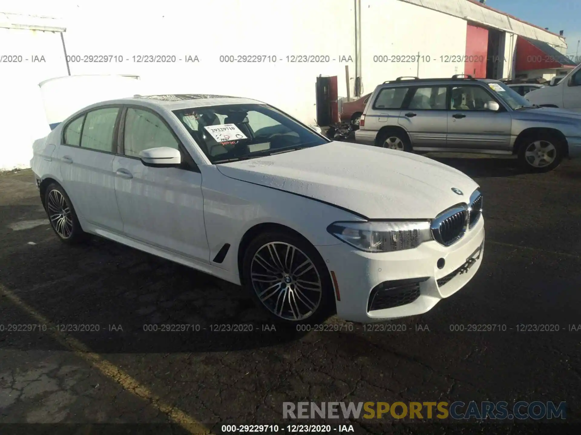 1 Photograph of a damaged car WBAJE7C51KWW44352 BMW 5 SERIES 2019