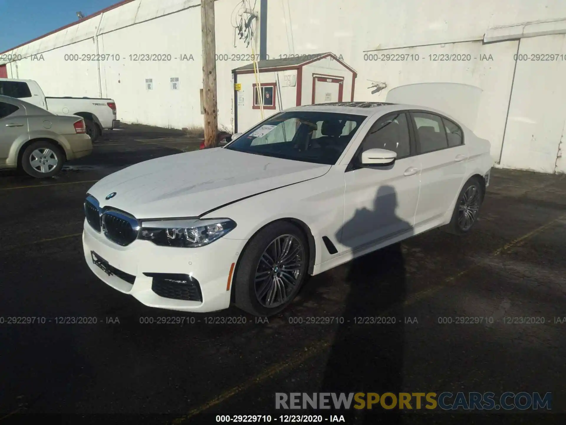 2 Photograph of a damaged car WBAJE7C51KWW44352 BMW 5 SERIES 2019