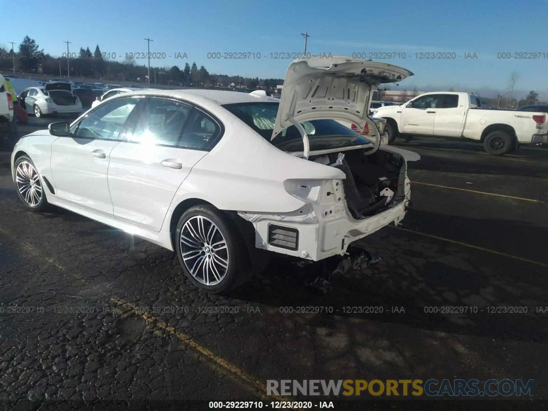 3 Photograph of a damaged car WBAJE7C51KWW44352 BMW 5 SERIES 2019