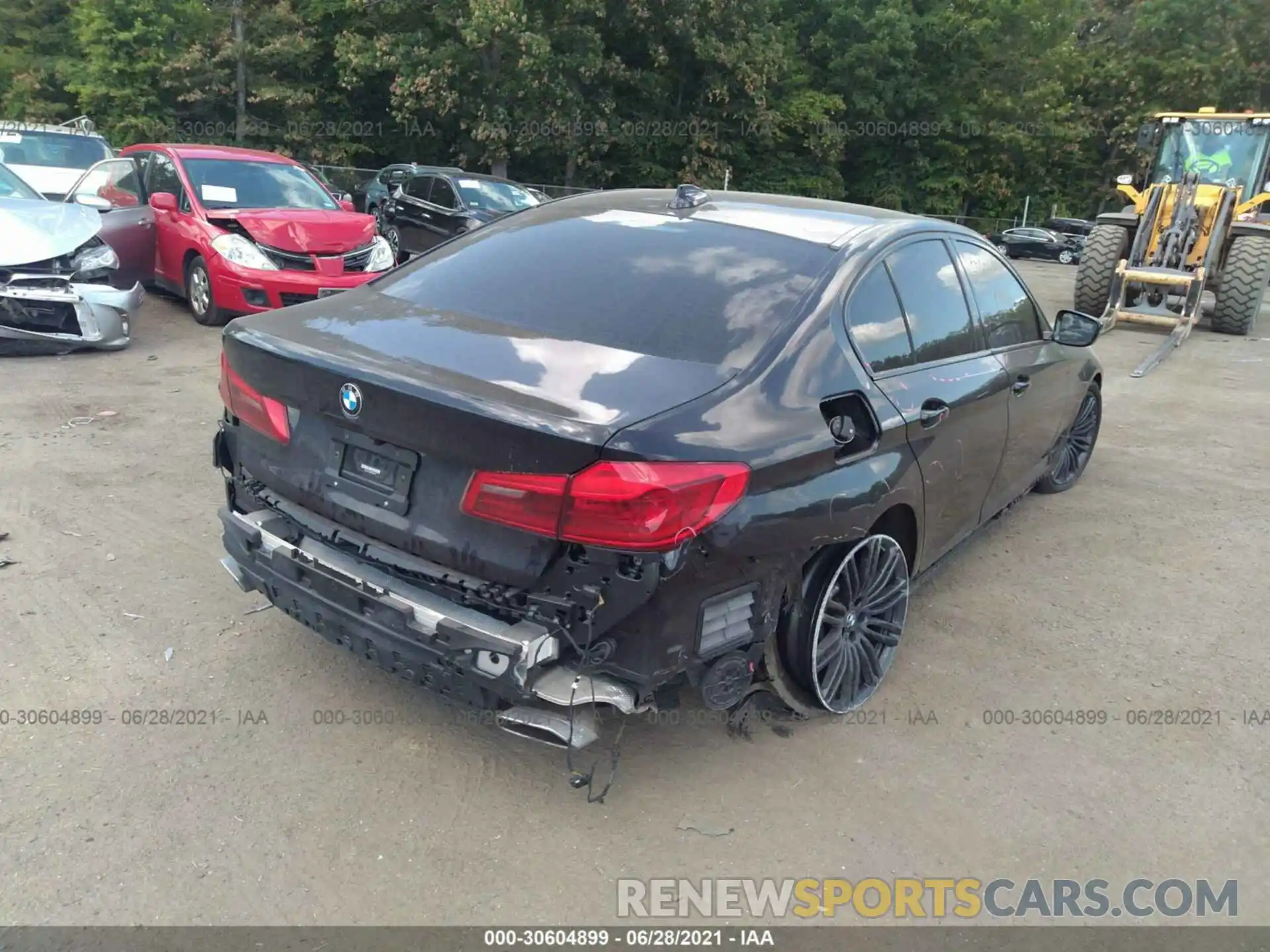 4 Фотография поврежденного автомобиля WBAJE7C52KWD55368 BMW 5 SERIES 2019